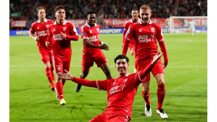 Gol de Dimitris Limnios y celebración del FC Twente (FC Twente Oficial)