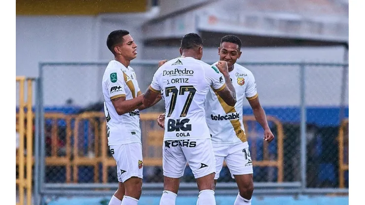 Herediano celebra un gol (CSH Oficial)