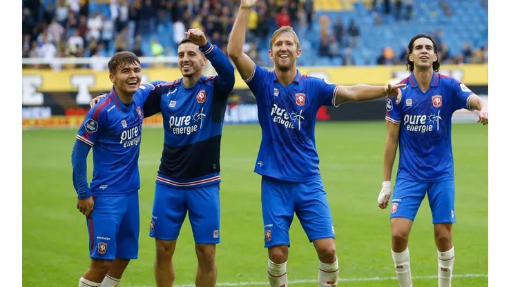 Manfred Ugalde participó en la goleada del Twente ante el Vitesse