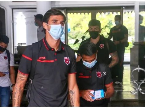 Alajuelense viajó a Guatemala con la maleta llena de dudas y cuestionamientos