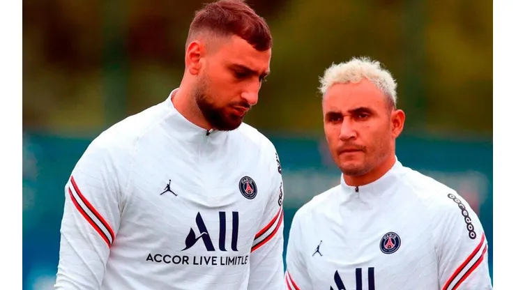 Representante de Gianluigi Donnarumma asegura que Keylor Navas será suplente