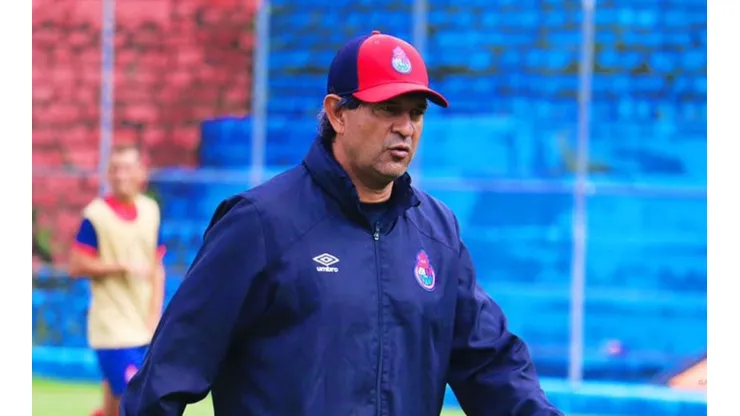 Cardozo mostró su enojo por perder el Clásico de Guatemala