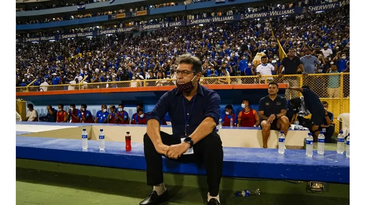 Hugo Pérez sobre la derrota de El Salvador: "No podemos jugar así"