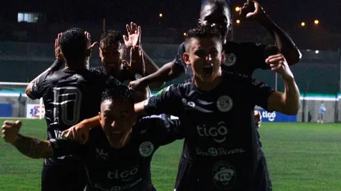 Saprissa sufre aparatosa goleada por 4-0 a manos de Sporting