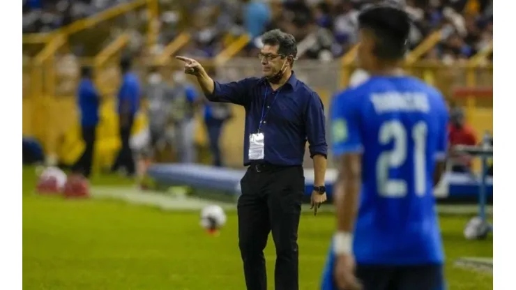 Hugo Pérez sobre los empates de El Salvador: "No entraré en pánico"