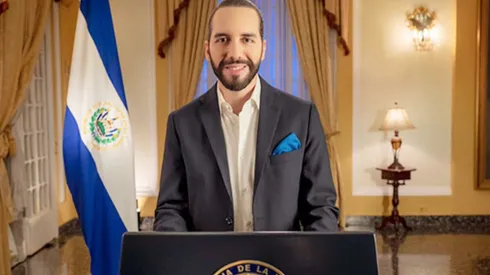 Bukele afirma que El Salvador tuvo en contra al árbitro