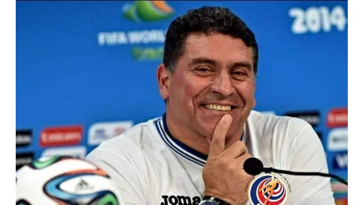 Luis Fernando Suárez no cierra las puertas a naturalizados en La Tricolor