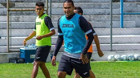 Entrenador de Antigua dio la fecha del debut de Gullit Peña