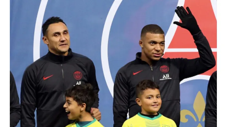 Mbappé se aleja del PSG