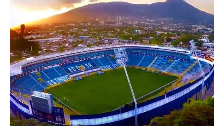 La Fesfut recibe novedades del estadio Cuscatlán