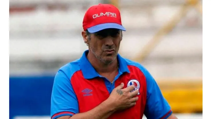 Pedro Troglio se pronuncia tras derrota del Olimpia en el Clásico Nacional