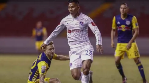 Bryan Moya se refirió a los rumores de su regreso a Olimpia