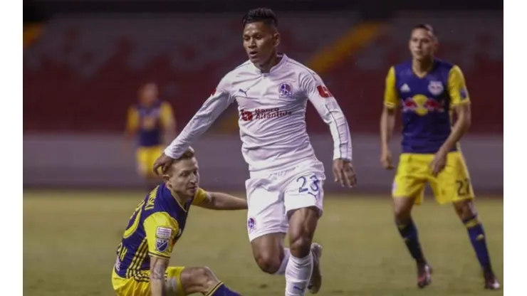 Bryan Moya se refirió a los rumores de su regreso a Olimpia