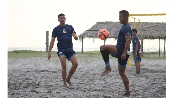 Selección de Futbol Playa de El Salvador: Asamblea otorga incentivo económico