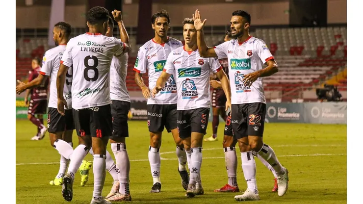Alajuelense ya tiene un máximo candidato para DT