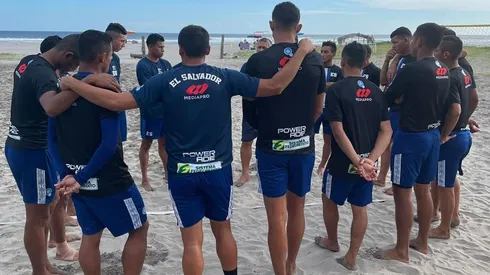 Selección de Fútbol Playa de El Salvador: "Nos utilizaron"