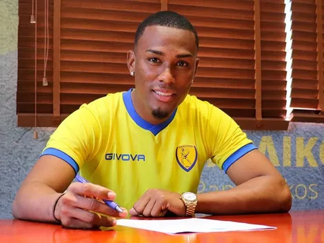 Deybi Flores es presentado oficialmente en el Panetolikos de Grecia