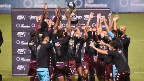Saprissa golea a Alajuelense y gana la Supercopa