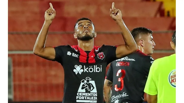 ¿Johan Venegas al futbol de Honduras?