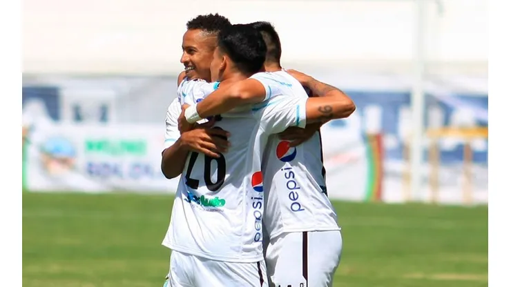 Comunicaciones debutó en el Apertura 2021 goleando a Sololá