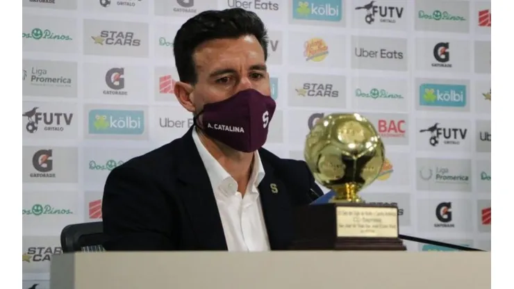 Ángel Catalina confirmó cuántos refuerzos más tendrá Saprissa