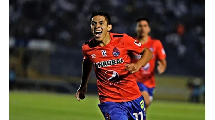 ¿John Méndez se convierte en nuevo legionario?