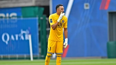 ¡Keylor Navas evitó un golazo de chilena! [VIDEO]