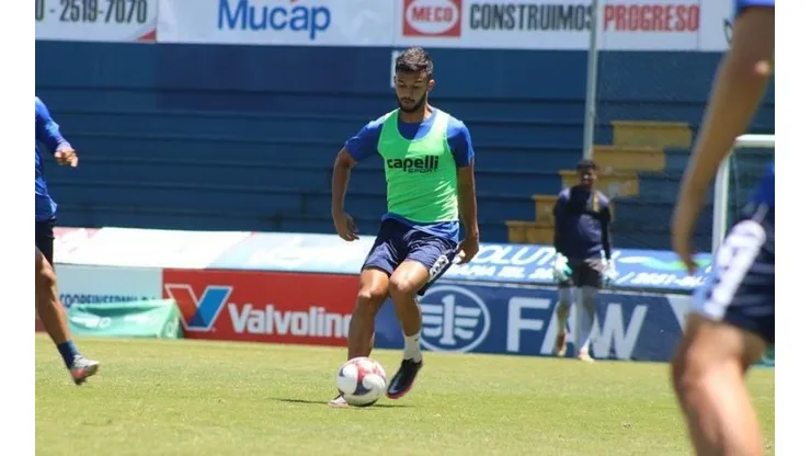 Cartaginés prueba a un hondureño seguido por Pachuca