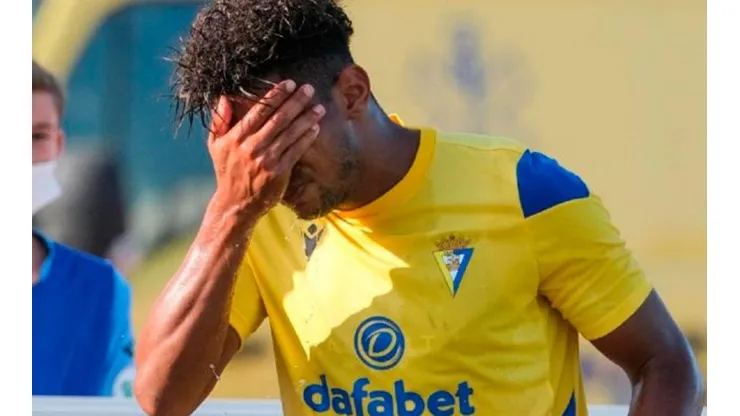 Choco Lozano sufre lesión en amistoso con el Cádiz
