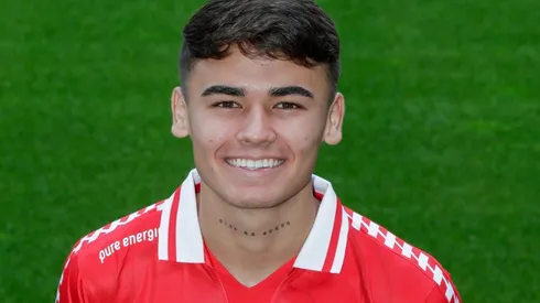 Manfred Ugalde es presentado oficialmente en Twente