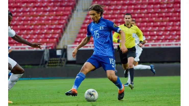 Enrico Hernández explota contra un aficionado de El Salvador