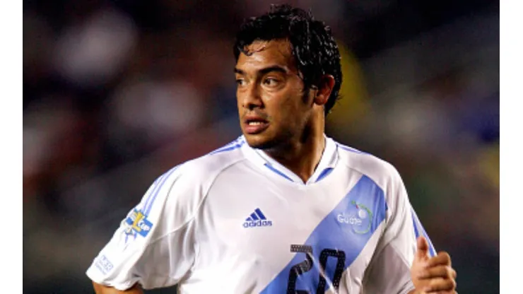 Carlos Ruiz arremete contra la Fedefut