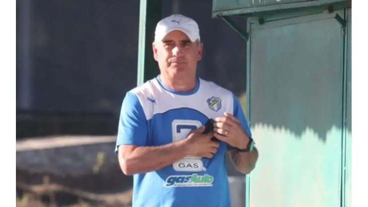 Comunicaciones anuncia al sustituto de Mauricio Tapia