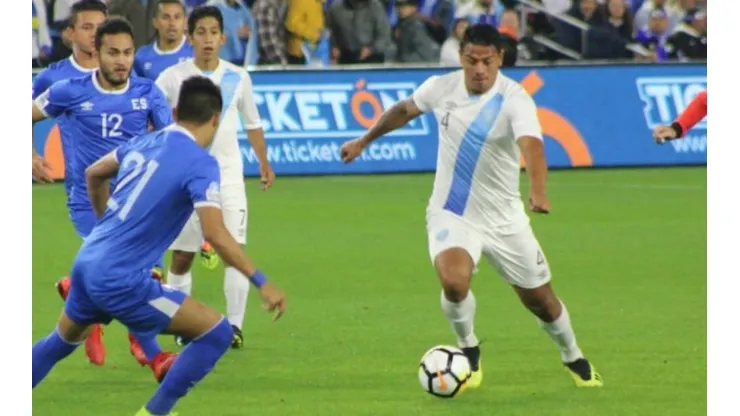 Alineaciones de Guatemala y El Salvador