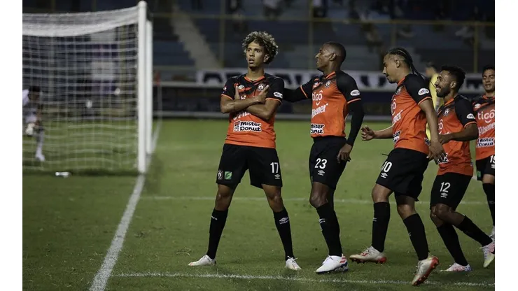 El futbolista brasileño que podría sumarse a la Selecta