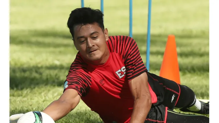 Kevin Carabantes habla de la competencia en la portería de El Salvador
