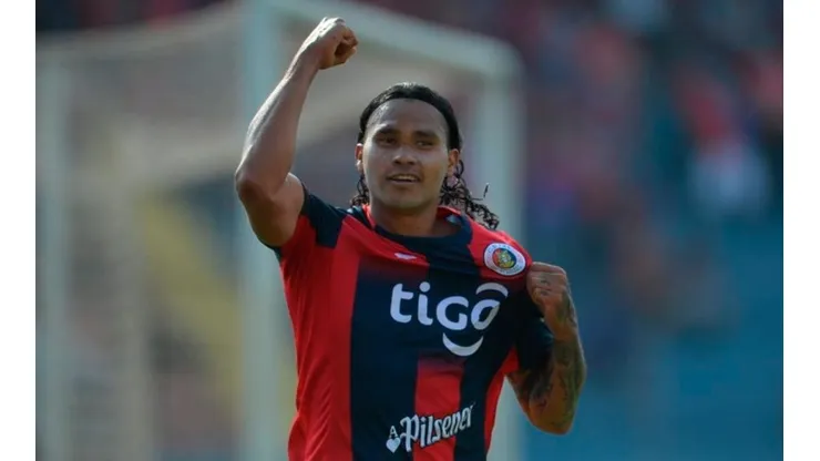 La situación de Carlos "Gullit" Peña de cara a la final que FAS jugará contra Alianza