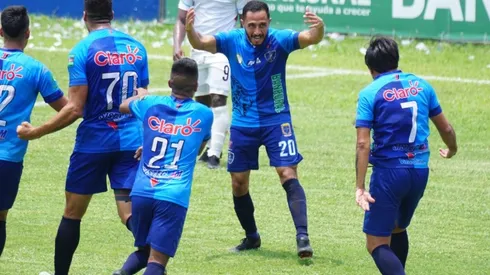 Santa Lucía golea a Comunicaciones en el juego de ida de la Final