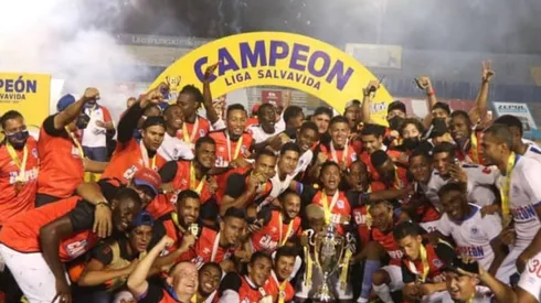 ¡Olimpia se proclama campeonísimo!