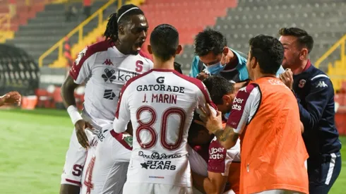Saprissa es finalista tras eliminar a Alajuelense