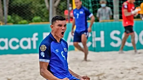 ¡El Salvador goleó y aseguró ser líder de su grupo!