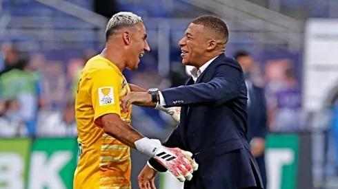¿Mbappé le suelta la mano a Keylor Navas?