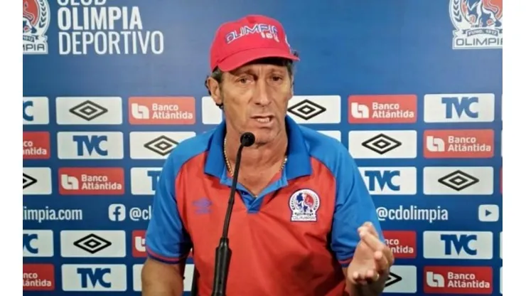 ¡Pedro Troglio se volvió loco en rueda de prensa! [VIDEO]