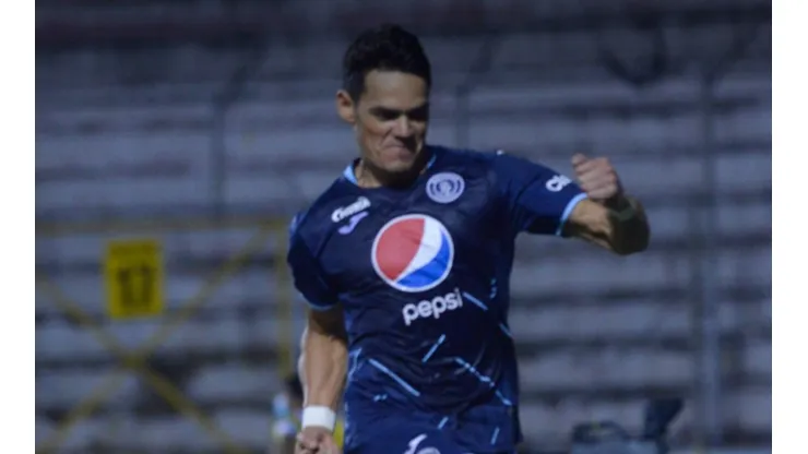 Motagua vence a Olimpia que tuvo tres expulsados