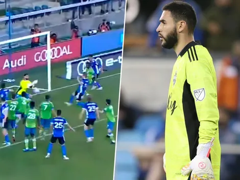 Alex Roldán terminó como portero y se lució con una atajada [VIDEO]