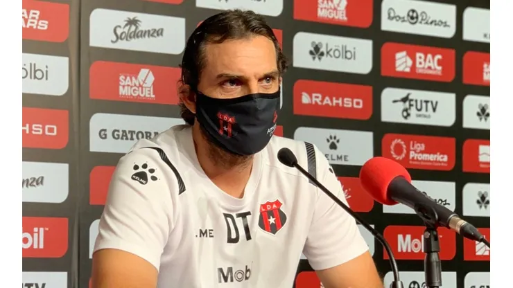 Alajuelense confirma que ha recibido ofertas por Carevic