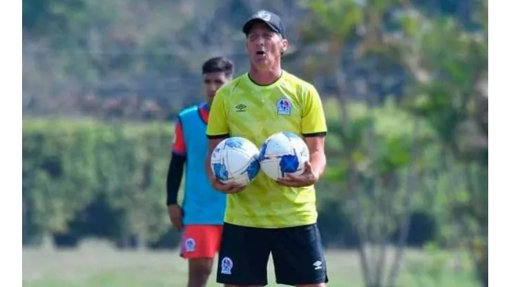 Pedro Troglio renovó hasta el 2022 con Olimpia