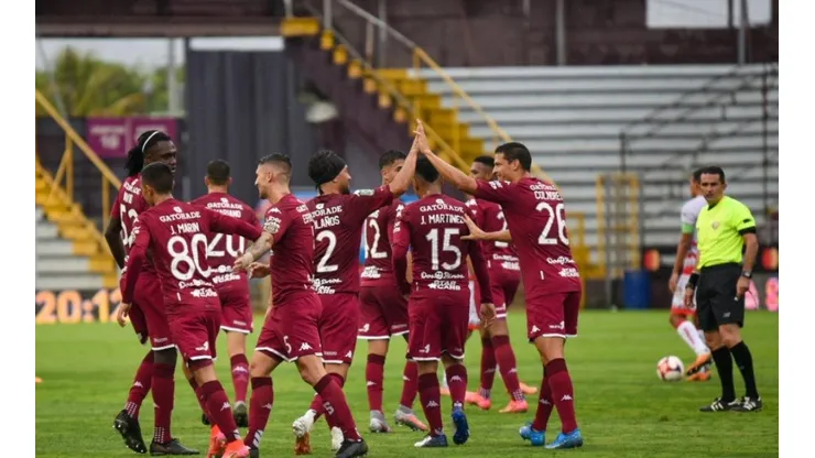 Saprissa buscaría un refuerzo en Europa