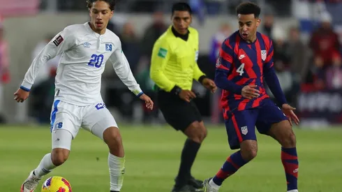 Otra vez se destacó Enrico Hernández en la Reserva del Vitesse