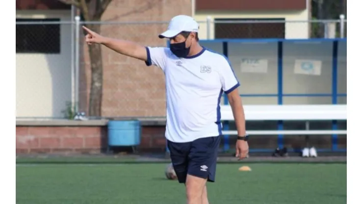 Hugo Pérez advirtió que nadie tiene un lugar ganado en la Selecta